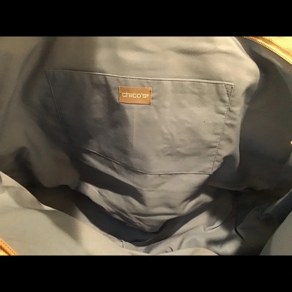 Chicos nwt canvas